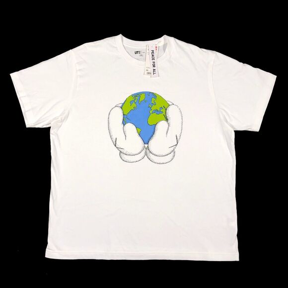 FW23 KAWS Uniqlo Peace For All Globe Hands Earth White Tee XXL B27 - Picture 1 of 5